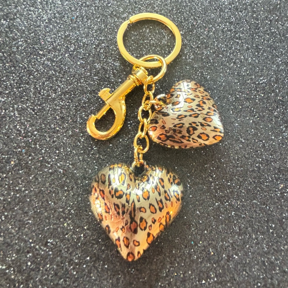 Leopard Print Keychain Set - Picture 2 of 5